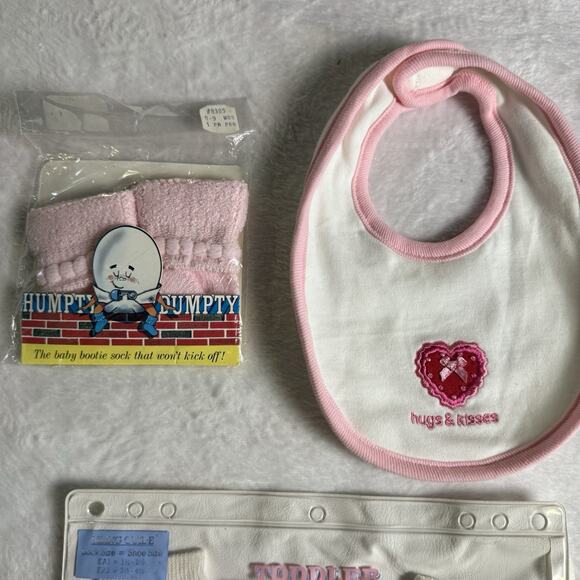 Baby Girl Lot Accessories Headband Bib Socks OshKosh Children’s Place New Vtg - Picture 3 of 4